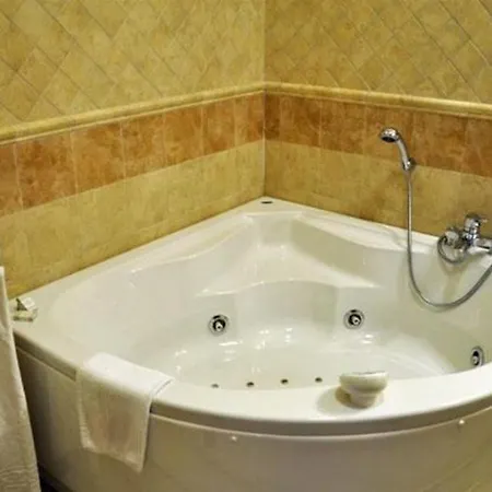 Hotel I Lecci 4*